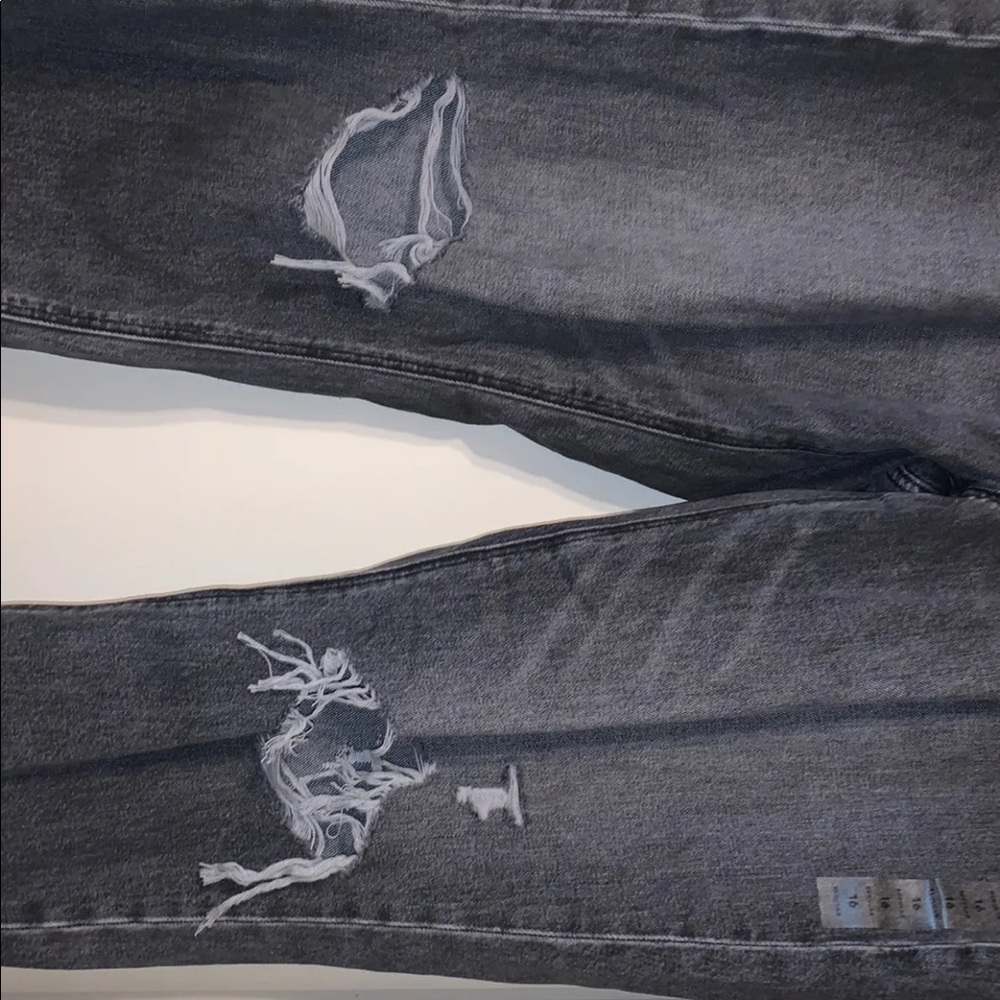American Eagle Distressed Jeans